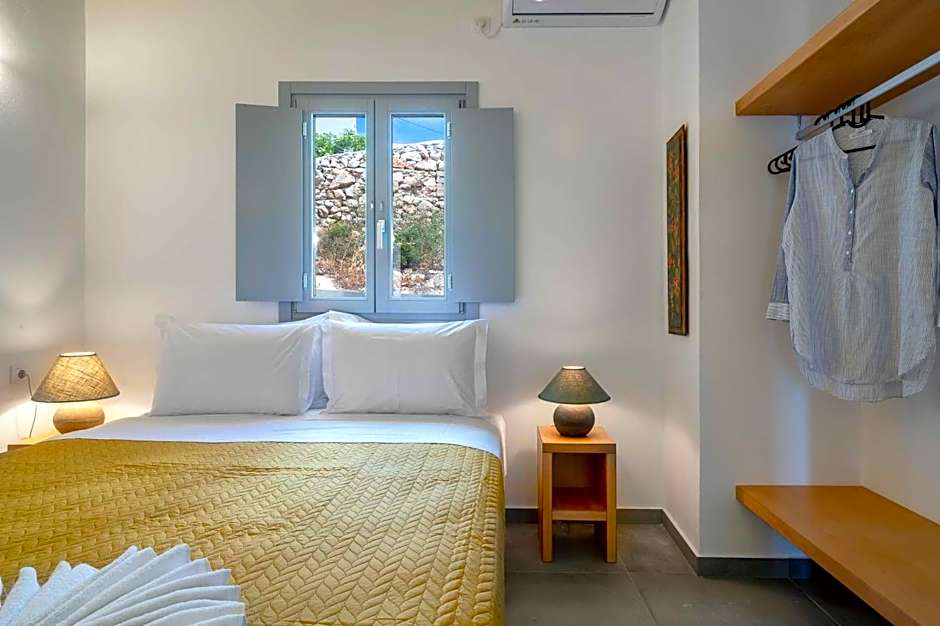 MIKRES CYCLADES DONOUSSA