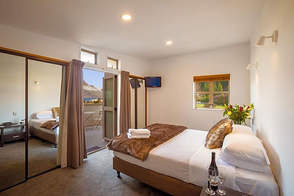 Cranbury Court Apartments