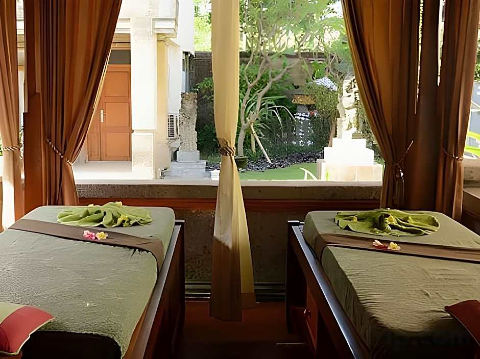 Fourteen Roses Beach Hotel