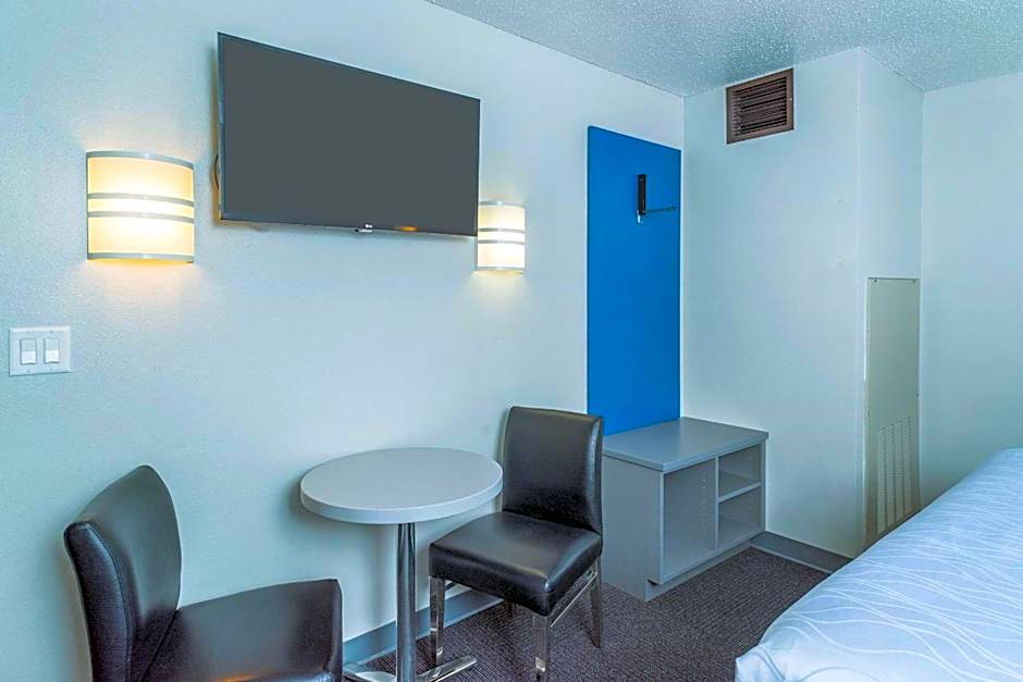 Studio Z, Ascend Hotel Collection