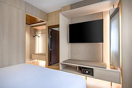 Standard Triple Room with City View