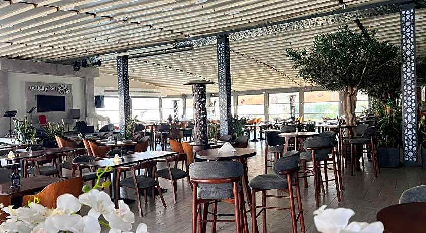 Golden Tulip Al Khobar Suites