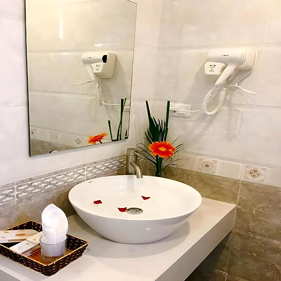 MayFlower Hotel Hanoi