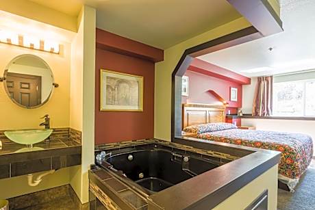 King Room with Spa Bath (Non-Smoking)