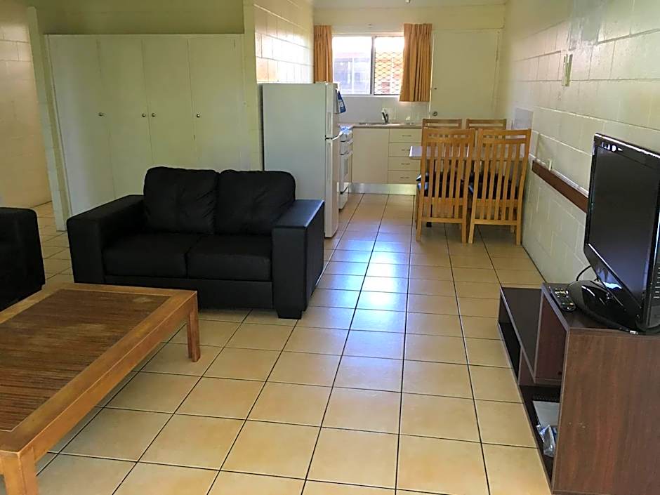 Oasis Inn Apartments