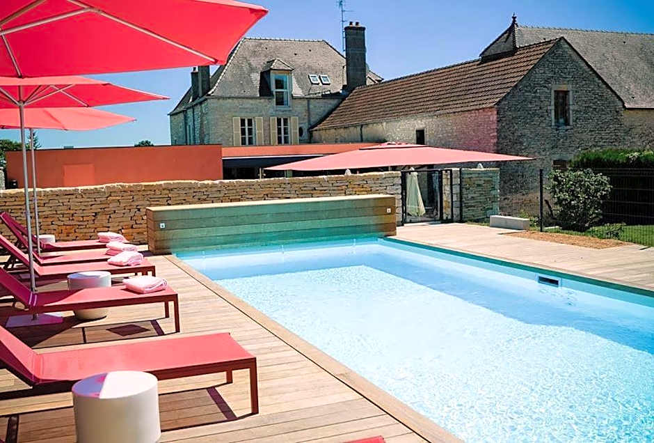Castel de Très Girard - Hotel & Restaurant - Teritoria