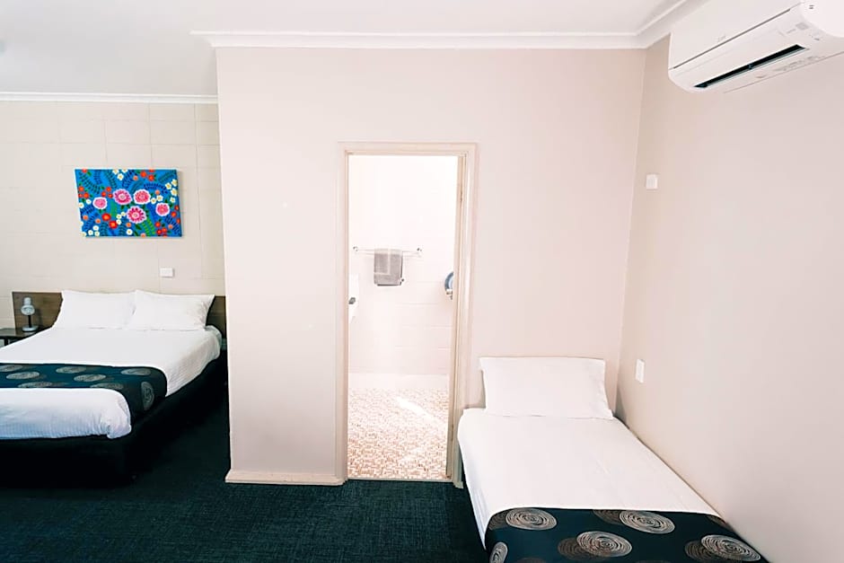 Motel Poinsettia