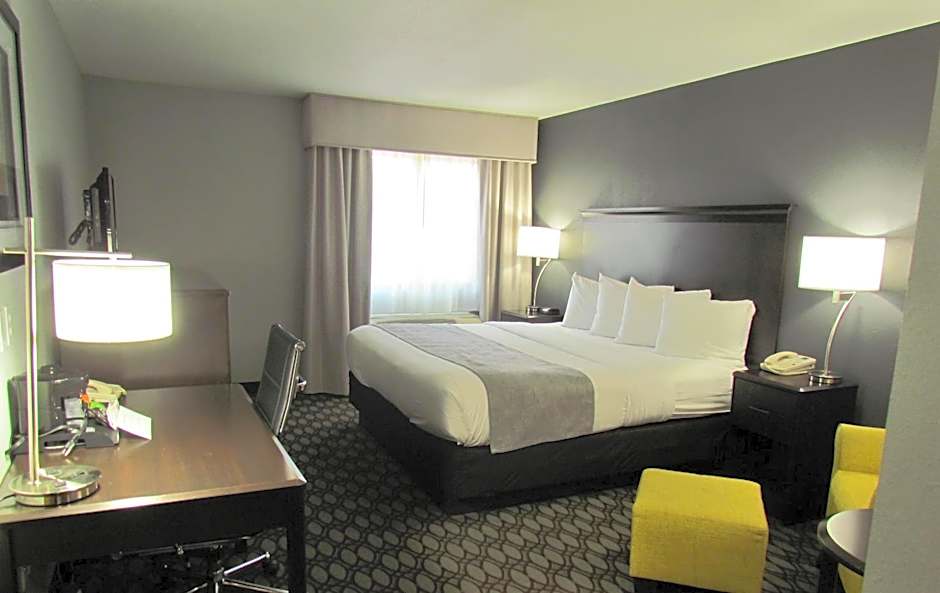 Oak Hill Inn & Suites