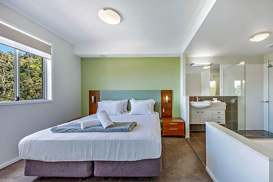 Airlie Summit Apartments