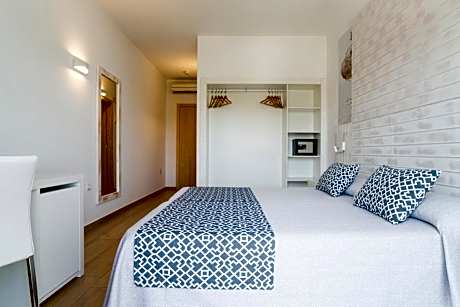 Twin Room with Balcony
