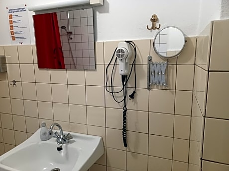 Single Room with Shared Toilet