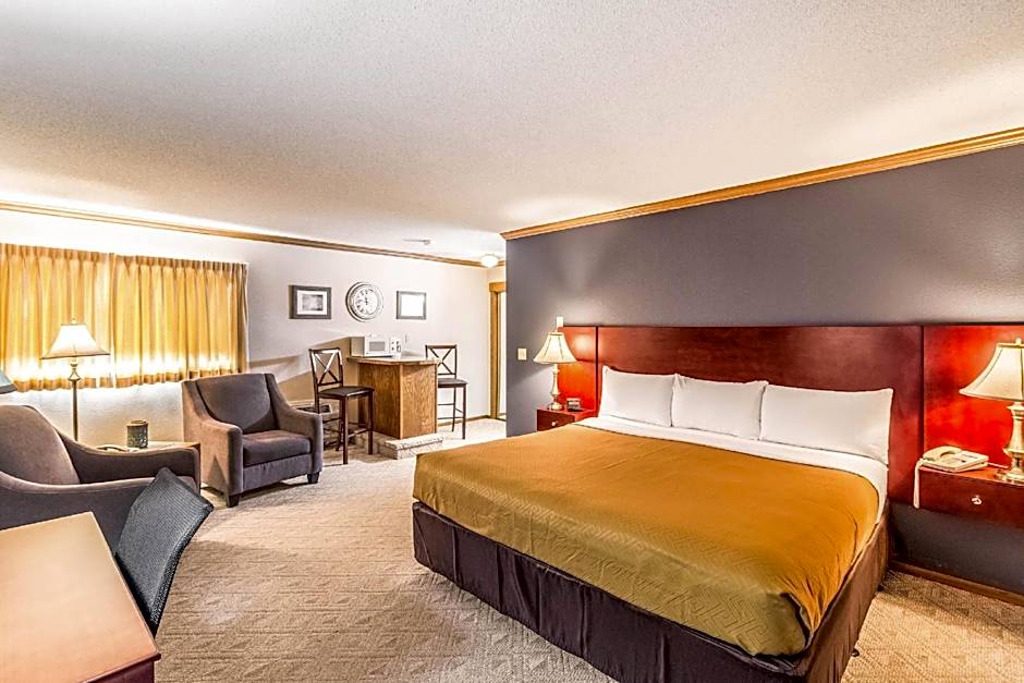 Photo 1 of 3 of 1 King Bed Suite