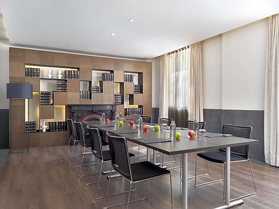 H10 Urquinaona Plaza