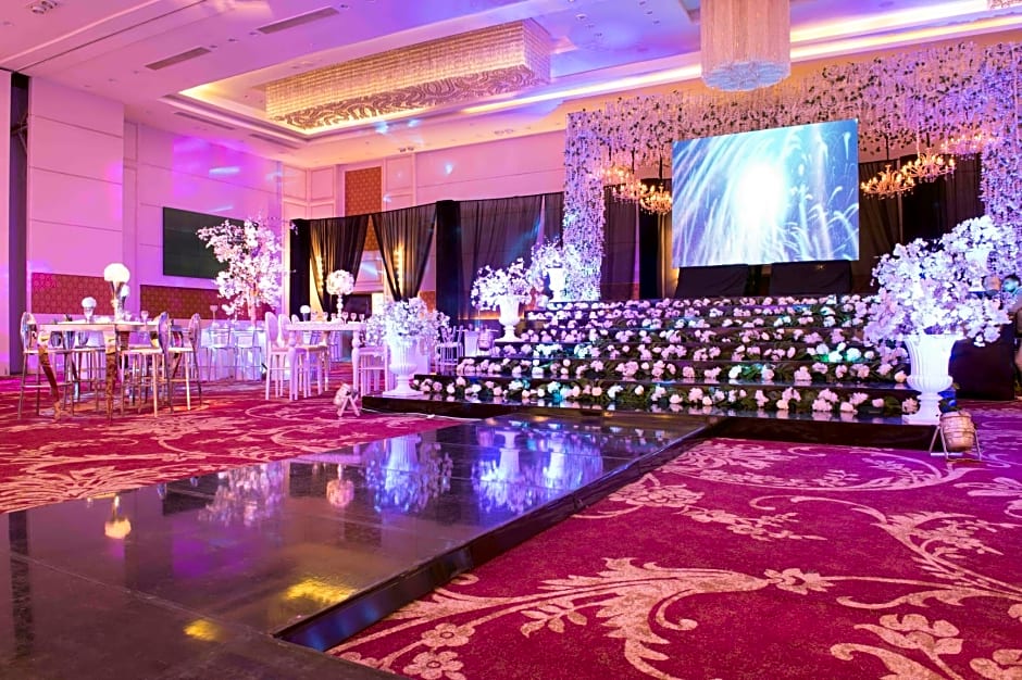 Triumph Luxury Hotel