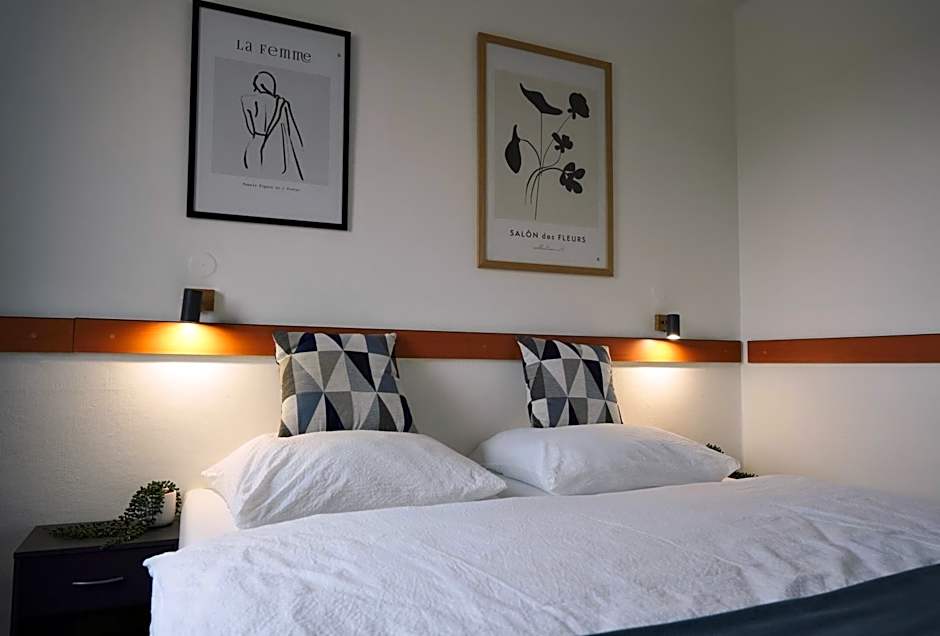 Morava 308 manželská postel a třetí lůžko Uherské Hradiště Šafaříkova 855