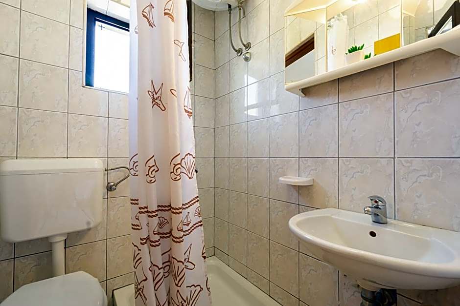 Apartment and Room Bacic