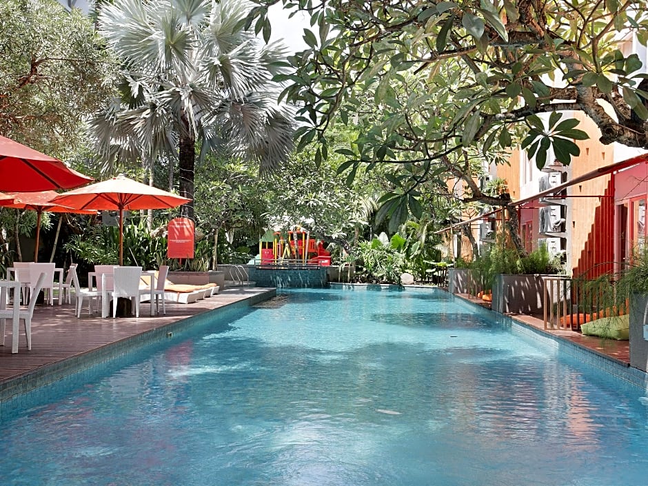 Harris Hotel & Residences Sunset Road