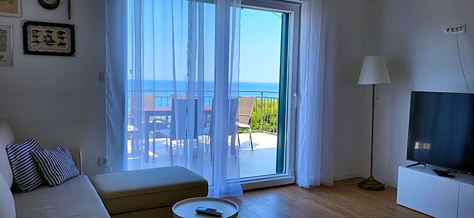 Captain's House Primošten - feel the sea