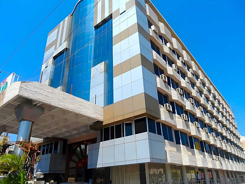 Hotel PLR Grand