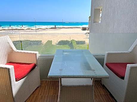 Lovely 3BR beach-front house LaVista Cascada