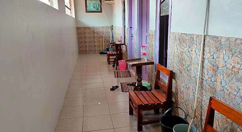 Hotel Keluarga Mekar Jaya Syariah Near UNS Solo