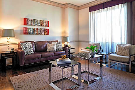 1 Bedroom Presidential Suite, 1 King, Sofa bed