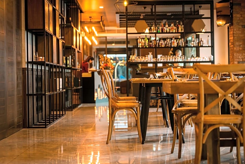 Acqua Hotel (SHA Plus)