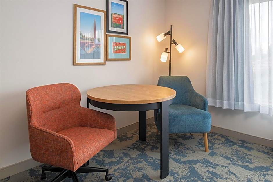 Hampton Inn By Hilton & Suites Redding