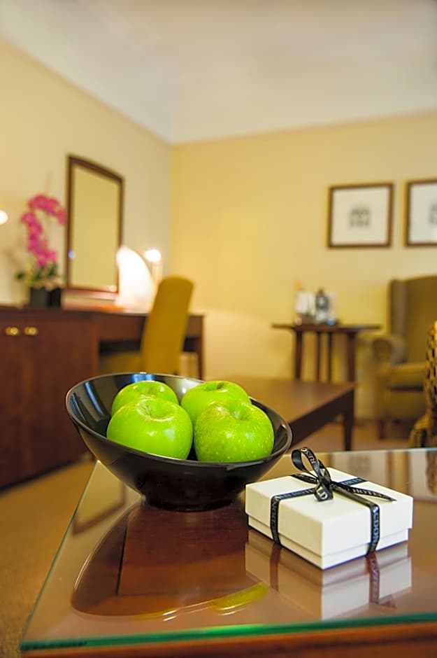 Macdonald Burlington Hotel