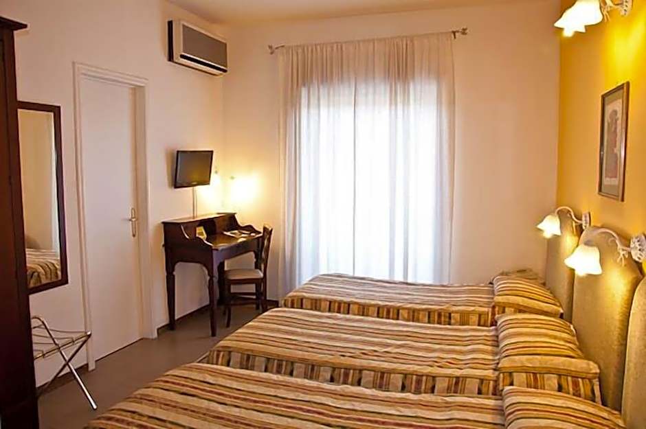 Ares Hotel
