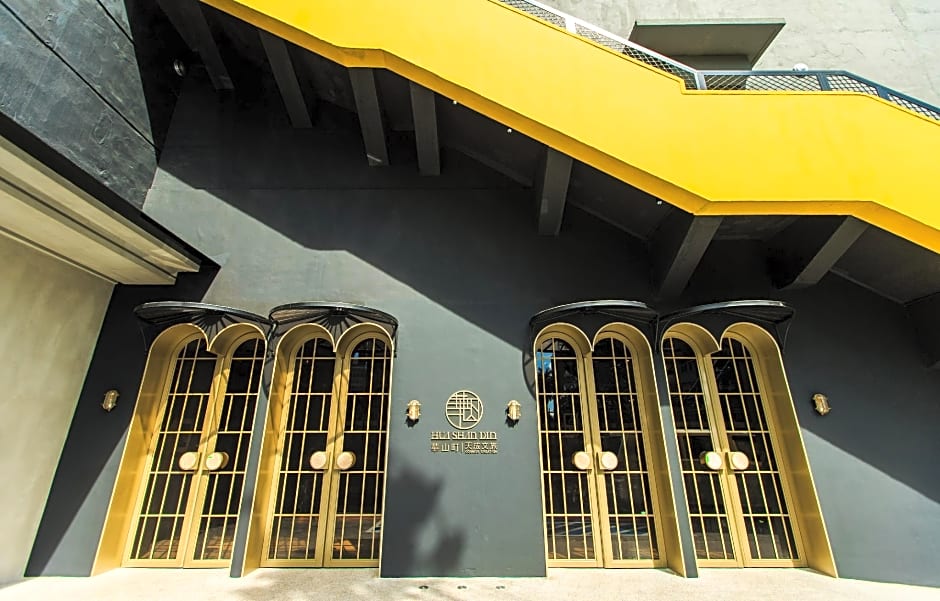 Hua Shan Din by Cosmos Cretion - Huashan 1914 Creative Park