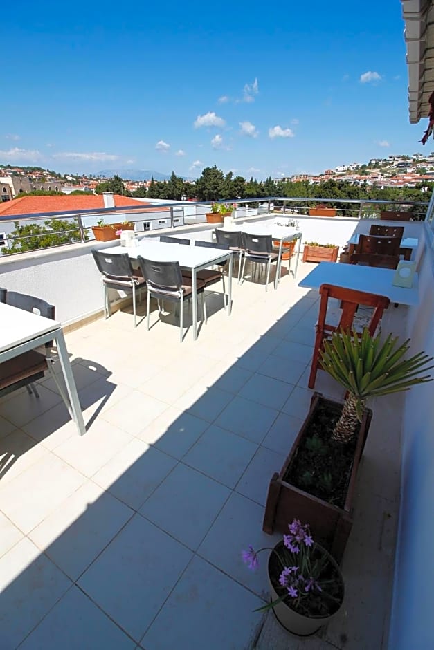 Bonapart Hotel