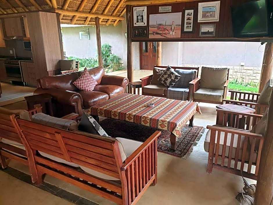 Zebula Golf and Wildlife Estate - Toktokkie Knocking Pax 20 - Moi Signature Luxury villa