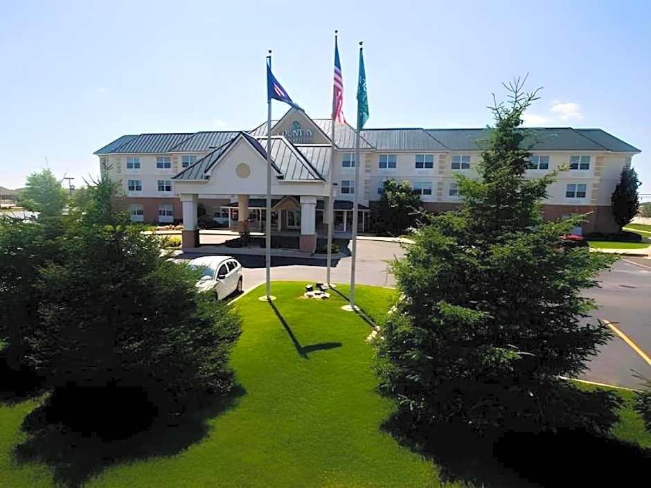 Country Inn & Suites by Radisson, Dundee, MI