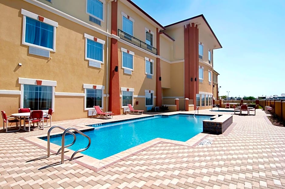 Super 8 by Wyndham Hidalgo/McAllen Area