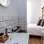 GOMEZ ROOMS