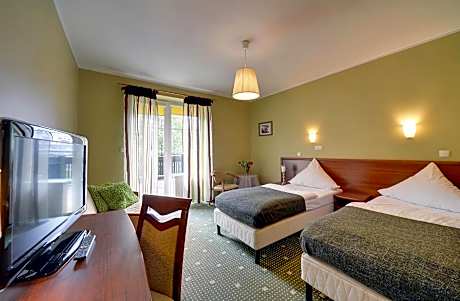 Hotel Belweder - przy hotelu Golebiewski