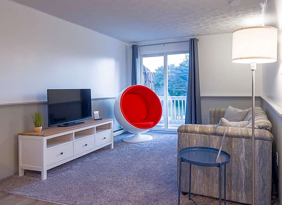 Inn Between the Beaches & Villager