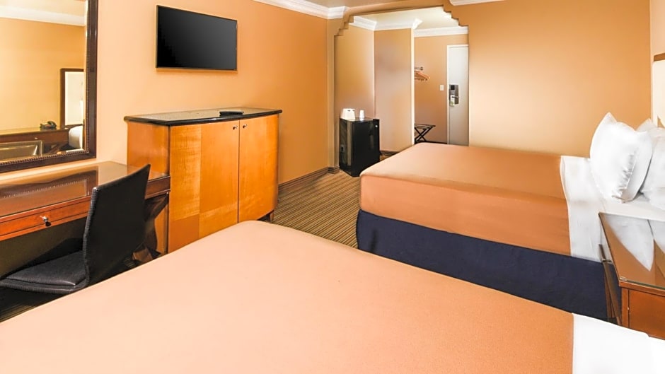 Hollywood Inn Express South