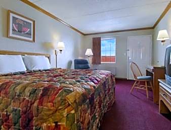 Photo 1 of 2 of Queen Room - Non-Smoking