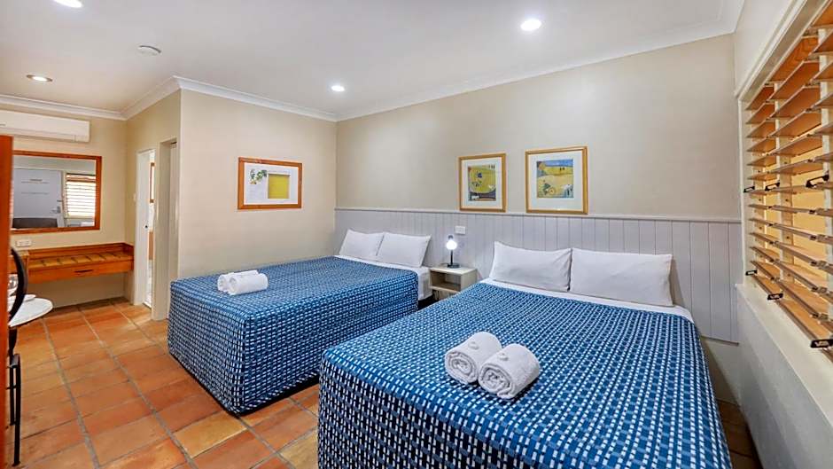 Photo 1 of 4 of 2 Queen Beds