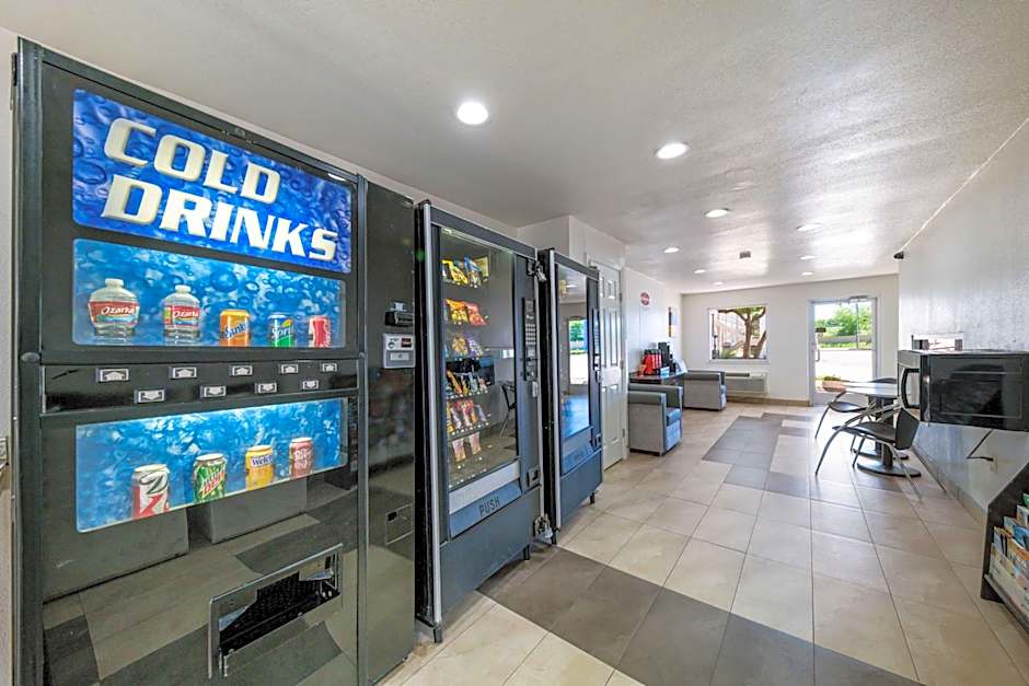 Motel 6-Dallas, TX - Farmers Branch