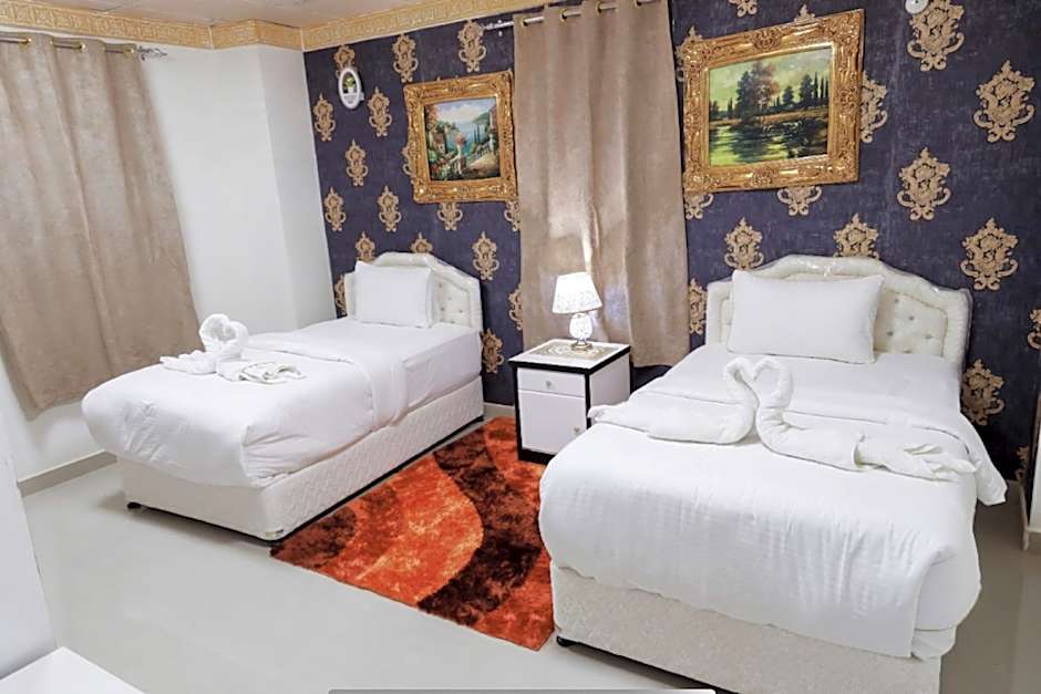 Capital O 141 Golden Rays Hotel