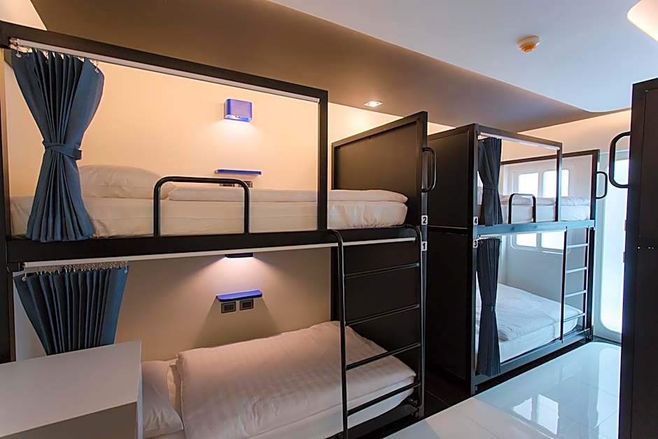 BearPacker Patong Hostel