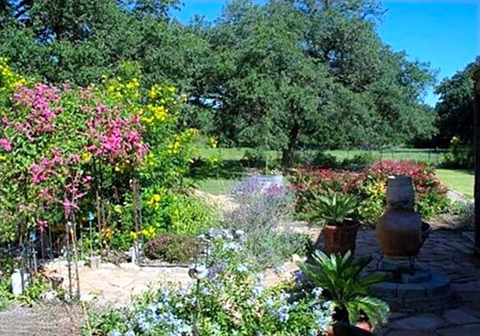 CHANTILLY LACE COUNTRY INN - BED AND BREAKFAST - ADULT ONLY