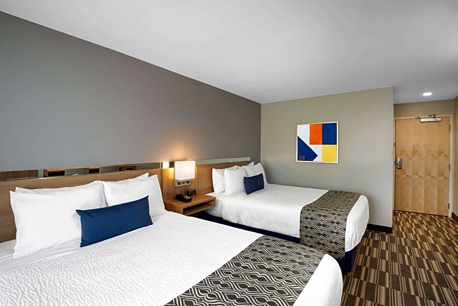 Microtel Inn & Suites by Wyndham Farmington