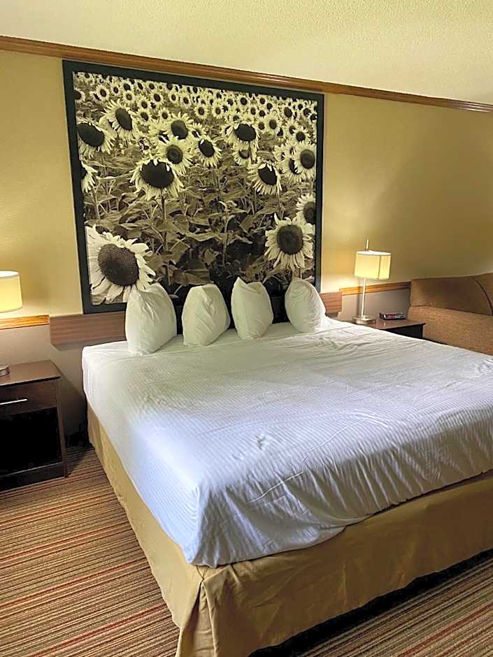 Super 8 by Wyndham New Hampton