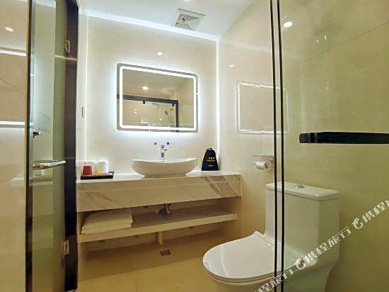 Guangzhou Longjin Hotel (Ximenkou Subway Station, Shangxiajiu Pedestrian Street)