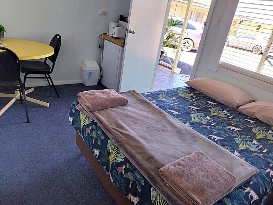 Photo 1 of 6 of Double Room