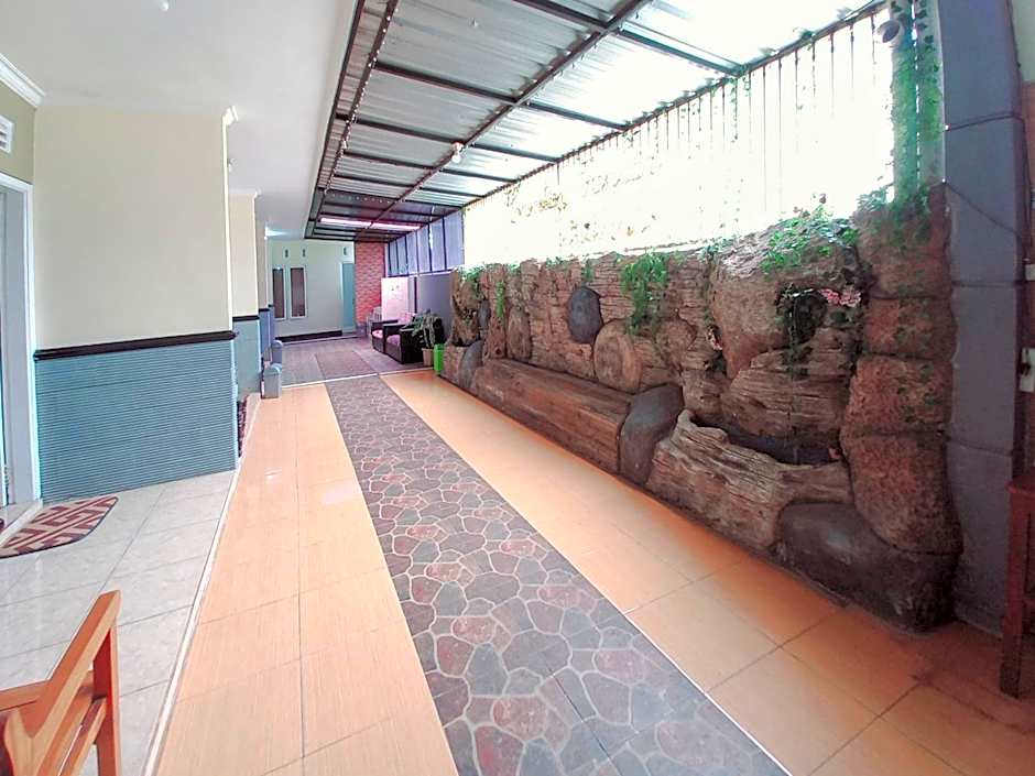 Lancar Homestay Syariah near BNS Mitra RedDoorz